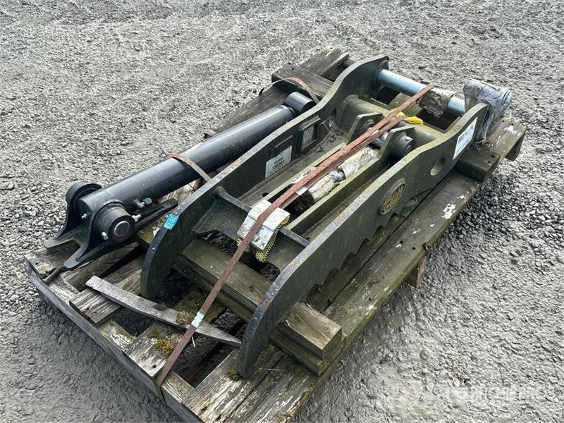 Geith 38 in Hydraulic Excavator Thumb Benne