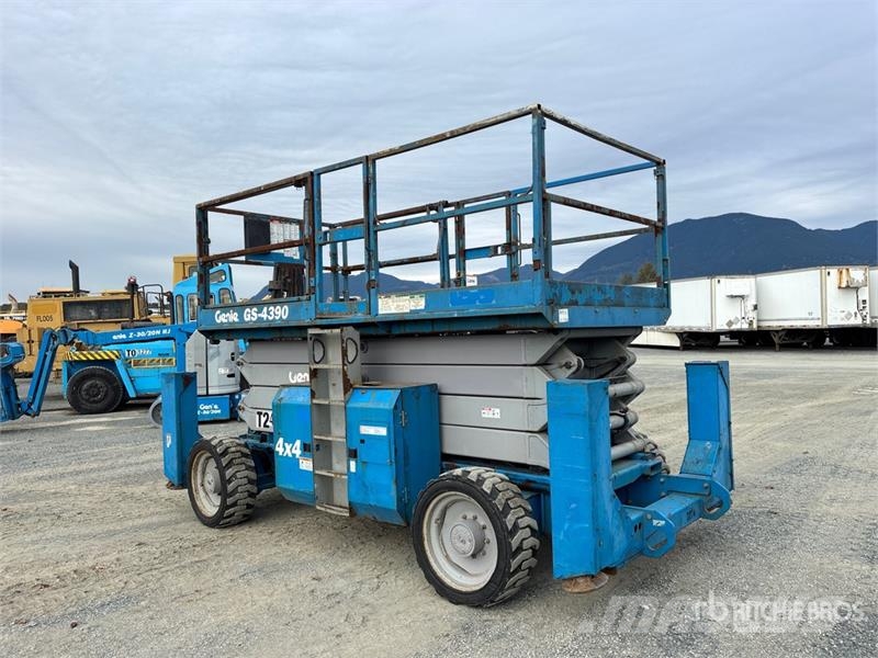 Genie GS-4390RT 4x4 Diesel Scissor Lift Scheren-Arbeitsbühnen