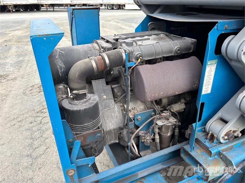Genie GS-4390RT 4x4 Diesel Scissor Lift Scheren-Arbeitsbühnen