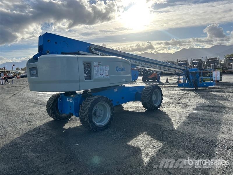 Genie S-85 4WD Diesel 4WD Diesel Telescopic Boom Lift Телескопични повдигачи