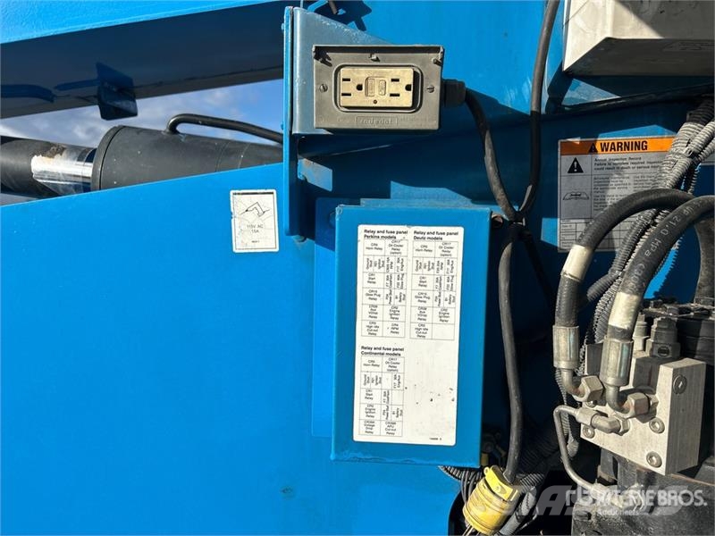 Genie S-85 4WD Diesel 4WD Diesel Telescopic Boom Lift Телескопични повдигачи