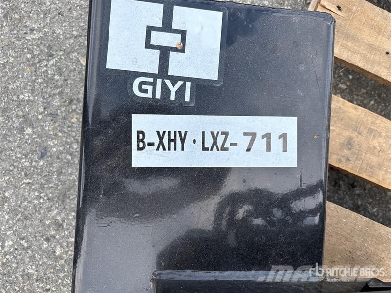  GIYI 12 in Mini Skid Steer Auger (Unused) Tarière