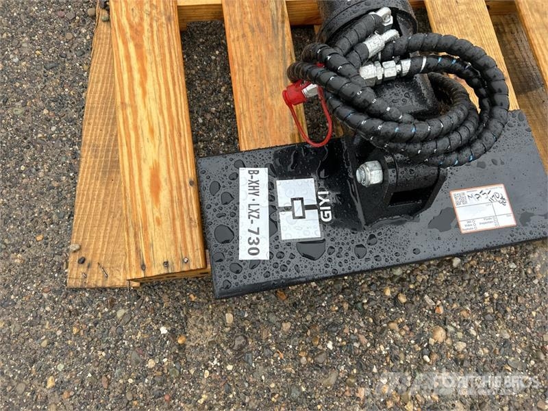  GIYI 12 in Mini Skid Steer Auger (Unused) مثاقيب