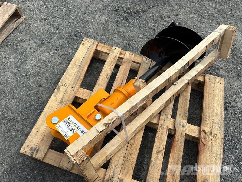 GIYI 16 in Excavator Auger - Fits Cat 303 (Unused) Vrtalne naprave