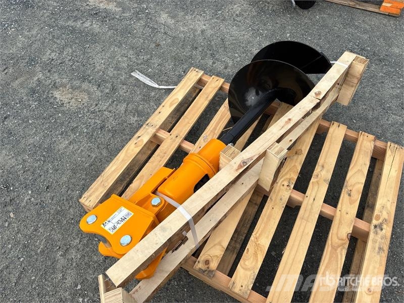 GIYI 16 in Excavator Auger - Fits Cat 303 (Unused) Vrtalne naprave