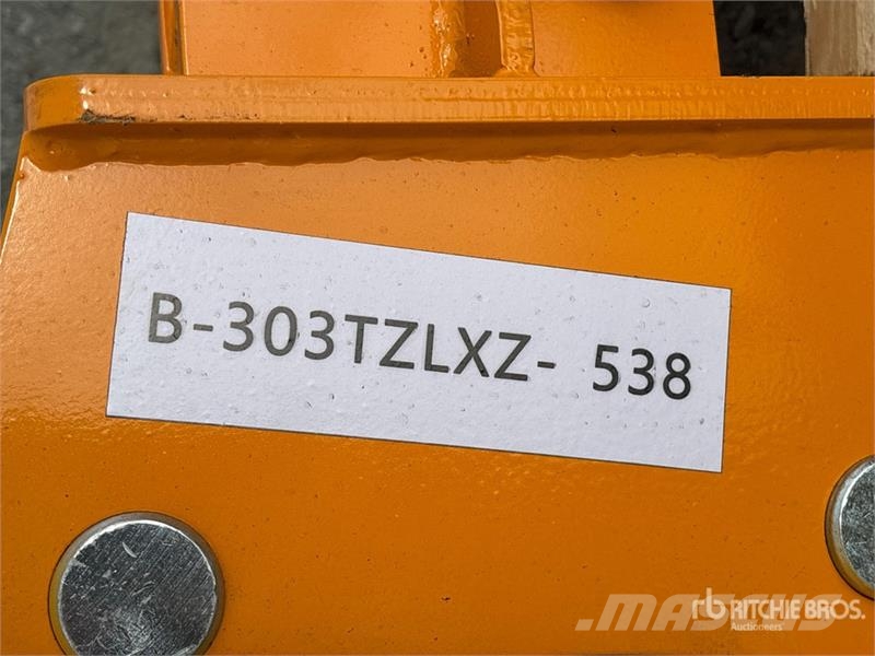  GIYI 16 in Excavator Auger - Fits Cat 303 (Unused) Tarière