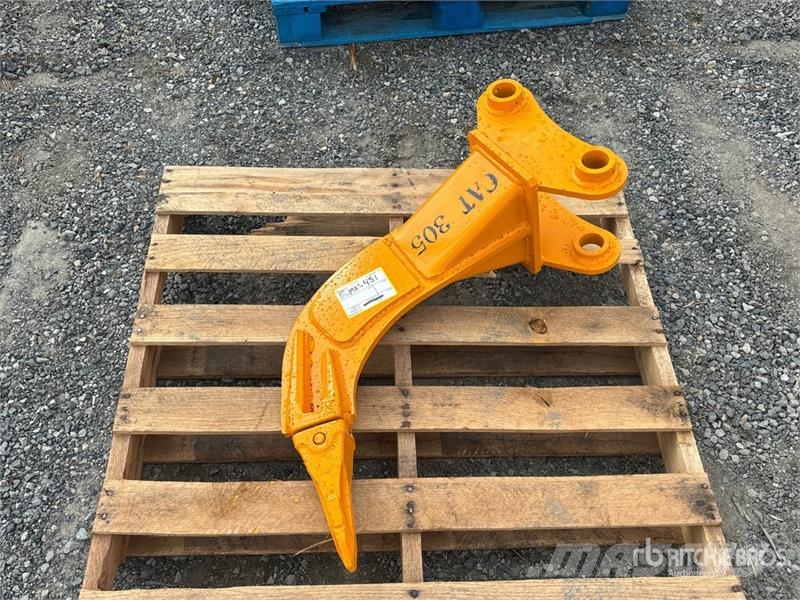 GIYI 27 in Excavator Ripper - Fits Cat 305 (Unused Skarifikatori