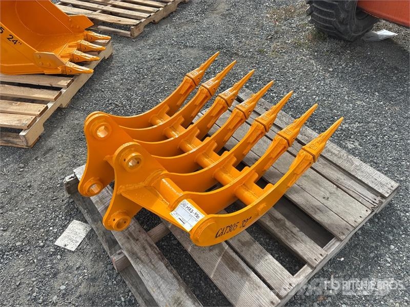GIYI 32 in Excavator Rake - Fits Cat 305 (Unused) Okretači i sakupljači sena