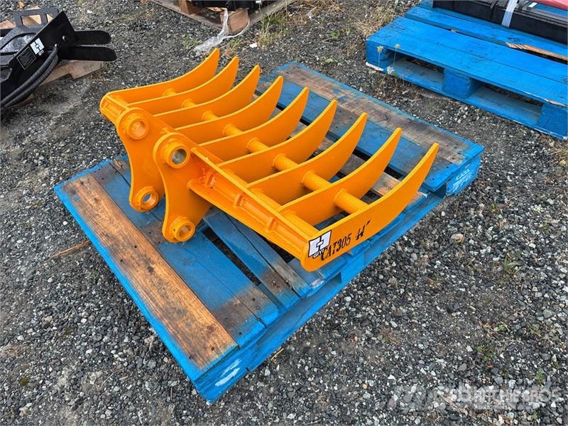  GIYI 44 in Cat 305 44 In Excavator Rake (Unused) Ancinho virador
