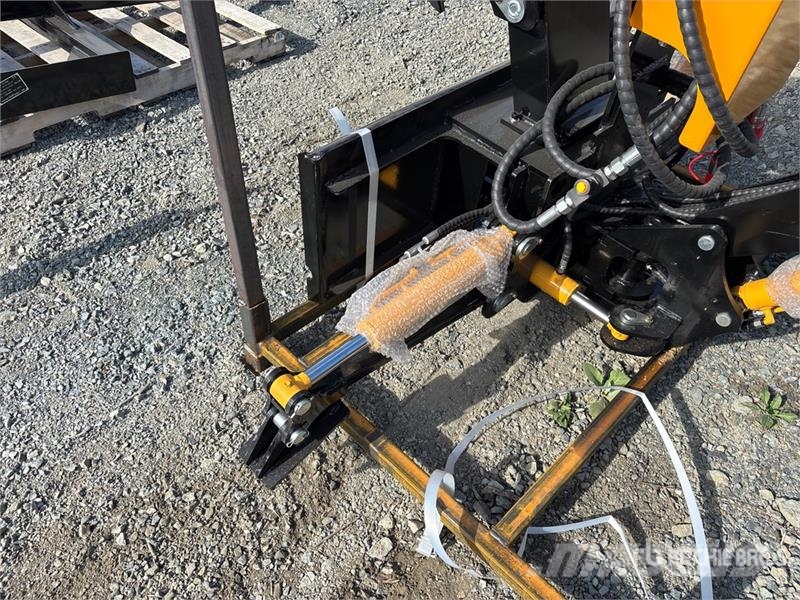  GIYI GY-BD98 12 in Skid Steer Backhoe (Unused) Backhoes