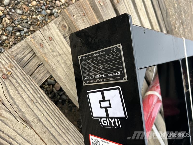 GIYI GY-BF47 47 in Skid Steer Bale Spear (Unused) Other components