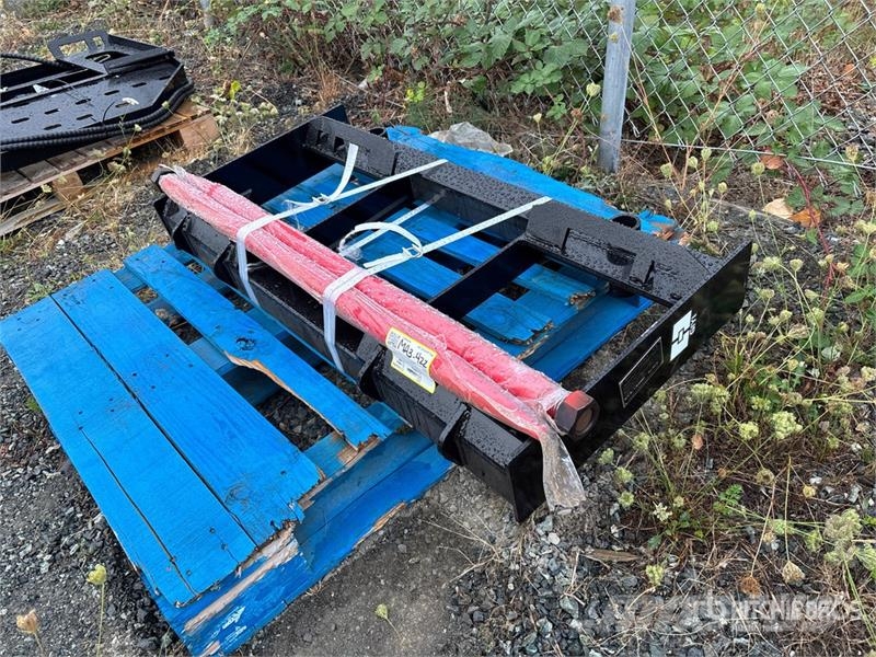 GIYI GY-BF47 47 in Skid Steer Bale Spear (Unused) Ďalšie komponenty