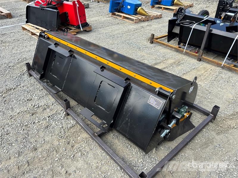 GIYI GY-BS72 72 in Skid Steer Sweeper (Unused) Četke