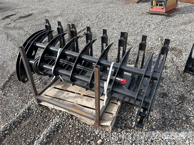 GIYI GY-CLG72 72 in Log Skid Steer Grapple (Unused Gripere