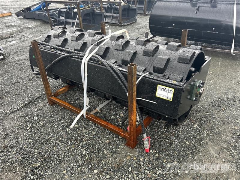  GIYI GY-CW70 59 in Padfoot Skid Steer Vibratory Ro Veltņi