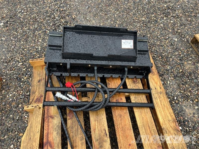 GIYI GY-CYHC 30 in Mini Skid Steer Forks (Unused) 叉