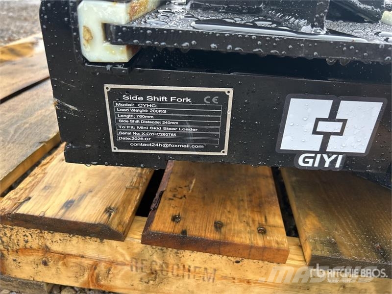  GIYI GY-CYHC 30 in Mini Skid Steer Forks (Unused) شوكات
