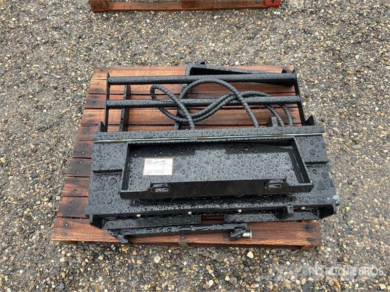  GIYI GY-CYHC 30 in Mini Skid Steer Forks (Unused) شوكات