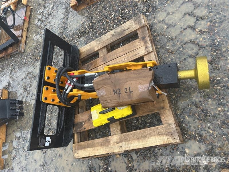  GIYI GY-D680 Skid Steer Post Driver (Unused) Equipamentos de vedação
