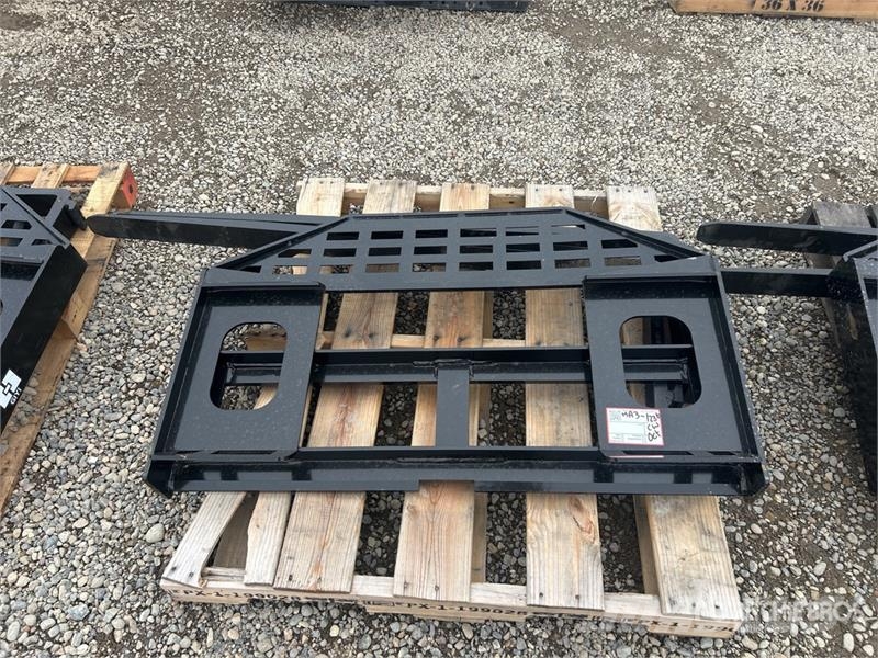  GIYI GY-DHC 59 in Skid Steer Forks (Unused) Furci