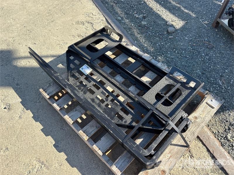 GIYI GY-DHC 59 in Skid Steer Forks (Unused) Вили