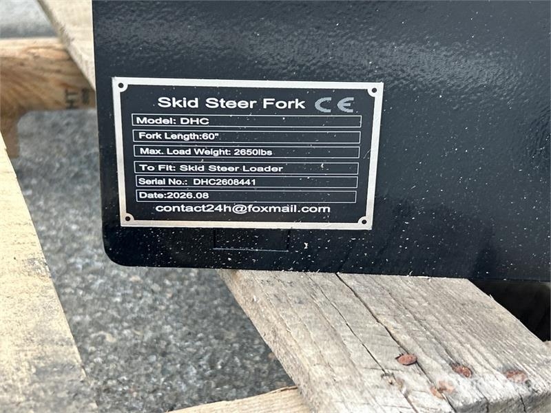  GIYI GY-DHC 59 in Skid Steer Forks (Unused) Tõstekahvlid