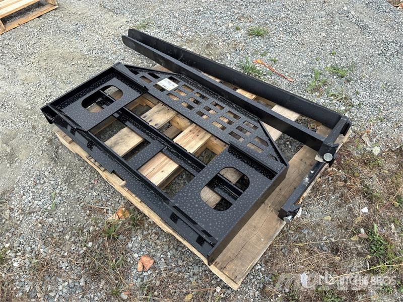 GIYI GY-DHC 59 in Skid Steer Forks (Unused) フォーク