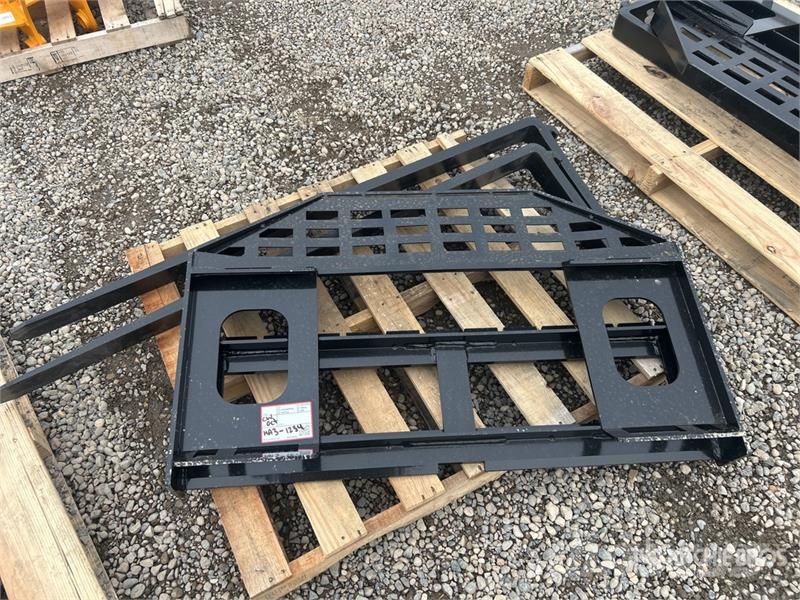 GIYI GY-DHC 59 in Skid Steer Forks (Unused) Furci