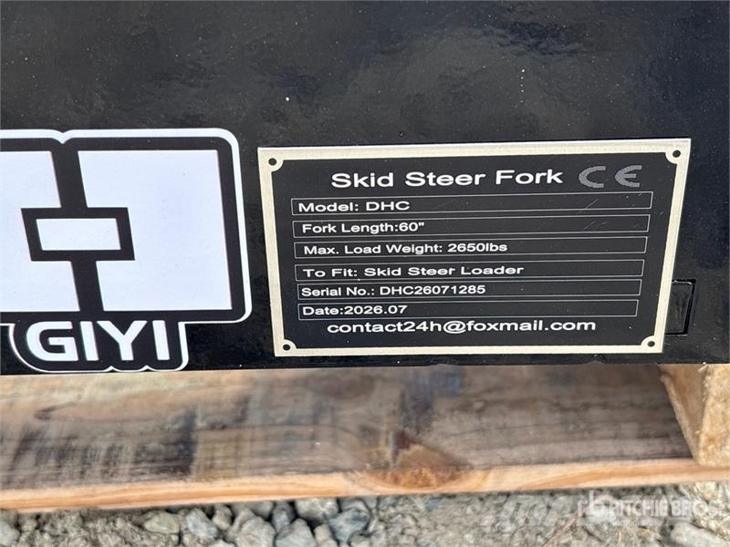 GIYI GY-DHC 59 in Skid Steer Forks (Unused) フォーク
