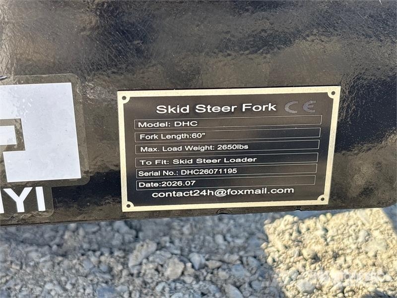  GIYI GY-DHC 59 in Skid Steer Forks (Unused) フォーク