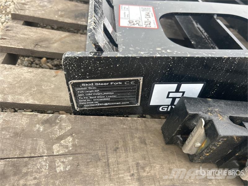  GIYI GY-DHC 59 in Skid Steer Forks (Unused) Tõstekahvlid