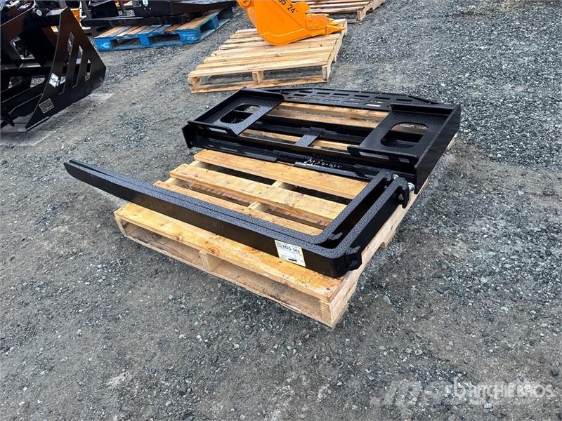  GIYI GY-DHC 59 in Skid Steer Forks (Unused) Vidlica