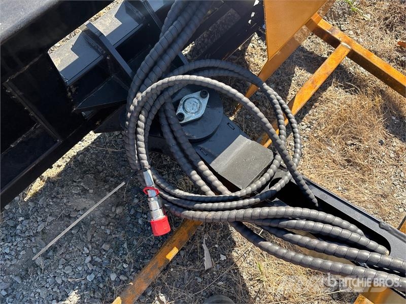  GIYI GY-ECA74 54 in Articulating Skid Steer Brush  Priključne i vučne kosilice