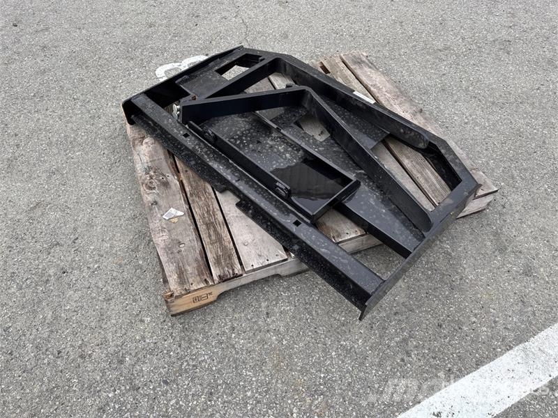 GIYI GY-FR47 29 in Mini Skid Steer Forks (Unused) Forks