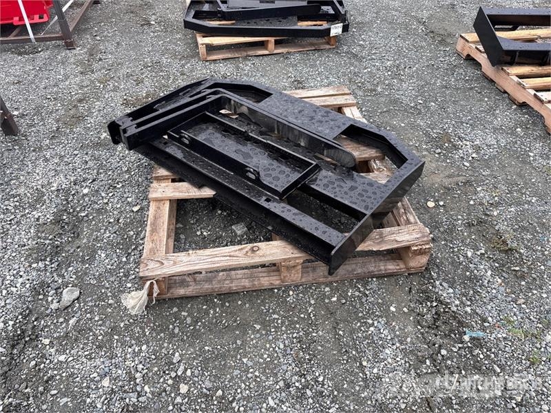 GIYI GY-FR47 29 in Mini Skid Steer Forks (Unused) Trukkihaarukat