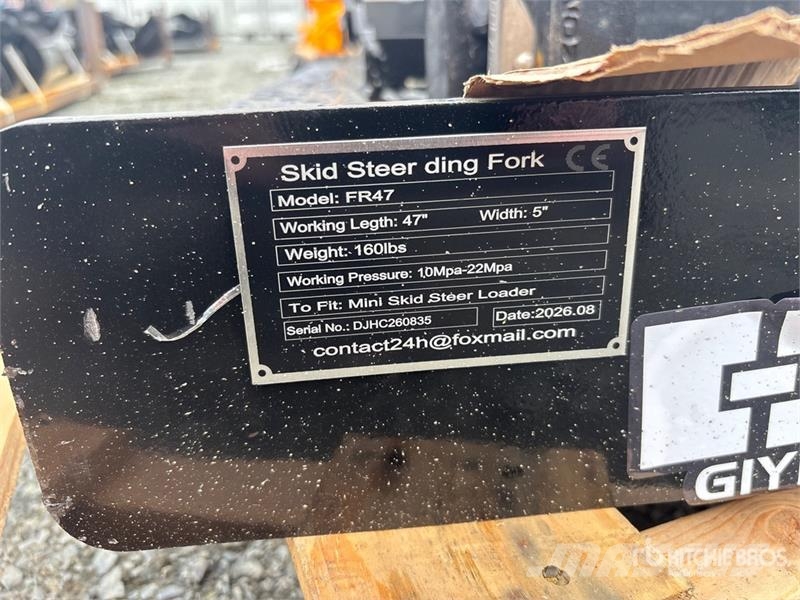 GIYI GY-FR47 29 in Mini Skid Steer Forks (Unused) Trukkihaarukat