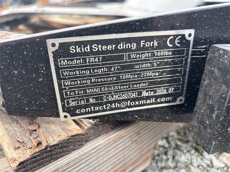 GIYI GY-FR47 47 in Mini Dingo Skid Steer Forks (Un Trukkihaarukat