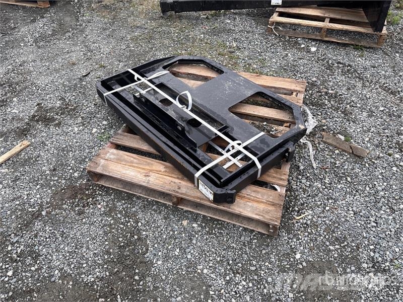GIYI GY-FR47 47 in Mini Dingo Skid Steer Forks (Un Trukkihaarukat