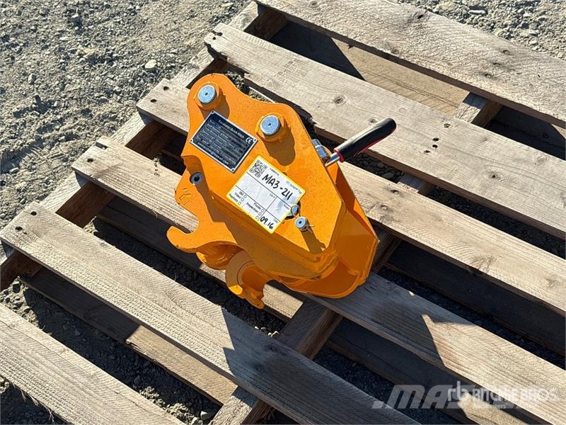 GIYI GY-K302 Excavator Coupler - Fits CAT 302 (Unu Schnellwechsler