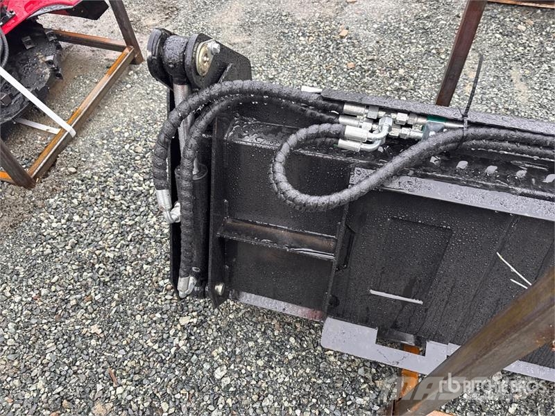 GIYI GY-KH72 70 in Multi-Purpose Skid Steer Bucket Kauhat