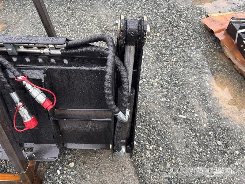 GIYI GY-KH72 70 in Multi-Purpose Skid Steer Bucket Kauhat