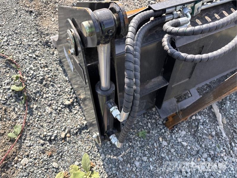  GIYI GY-KH72 70 in Multi-Purpose Skid Steer Bucket Kašike / Korpe