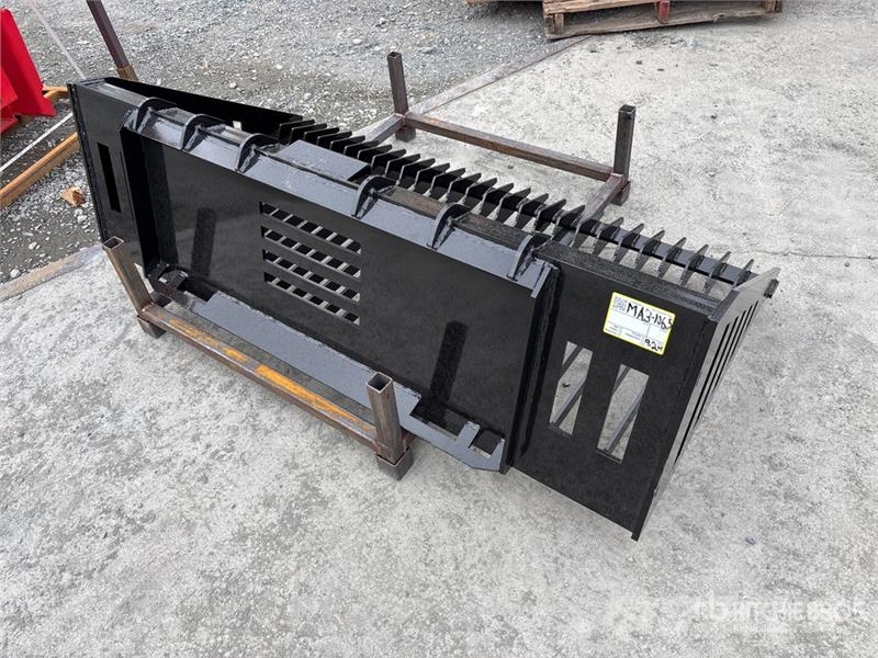  GIYI GY-RB66N 66 in Rock Skid Steer Bucket (Unused دلاء