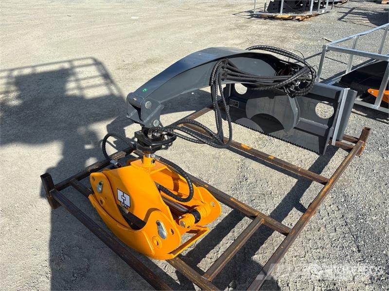  GIYI GY-RG63 30 in 2200 lb Rotating Skid Steer Gra Pinzas