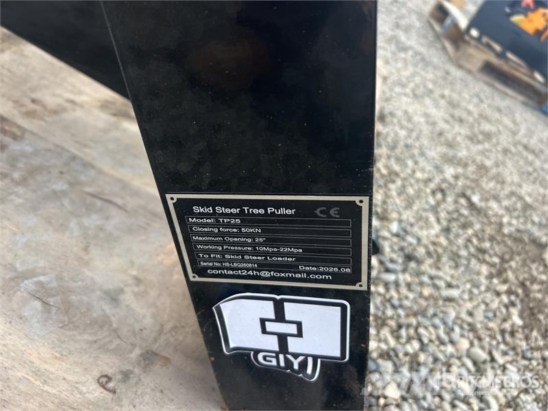  GIYI GY-TP45 25 in Skid Steer Post Puller (Unused) Other components