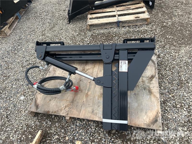  GIYI GY-TP45 25 in Skid Steer Post Puller (Unused) Other components