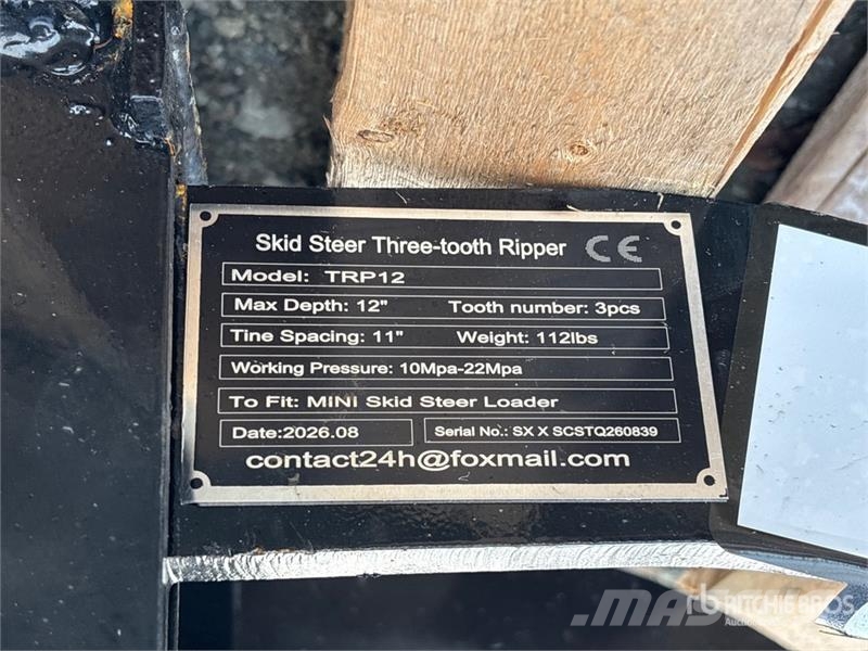  GIYI GY-TRP12 12 in Mini Skid Steer Ripper Scarifi 松土器
