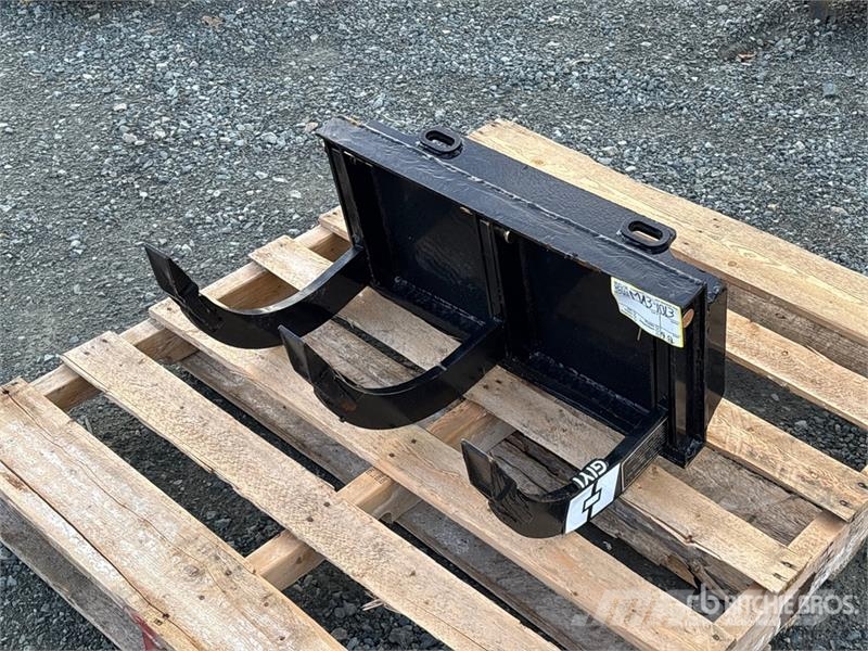  GIYI GY-TRP12 12 in Mini Skid Steer Ripper Scarifi 松土器