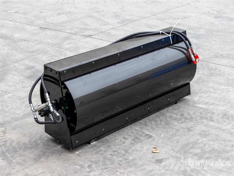 GIYI GY-VR59 59 in Skid Steer Vibratory Roller (Un Rodillos