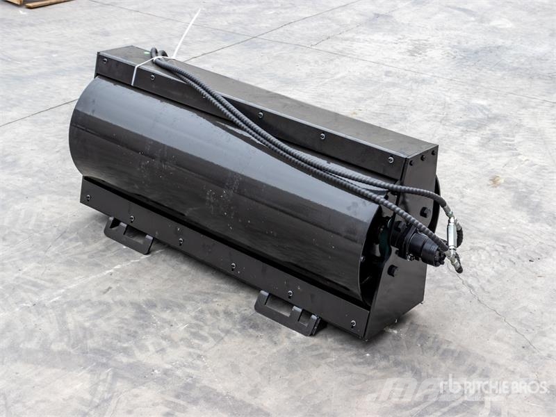 GIYI GY-VR59 59 in Skid Steer Vibratory Roller (Un Rodillos
